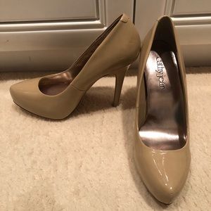 Cathy Jean Nude Platform Heels. Size 7.5